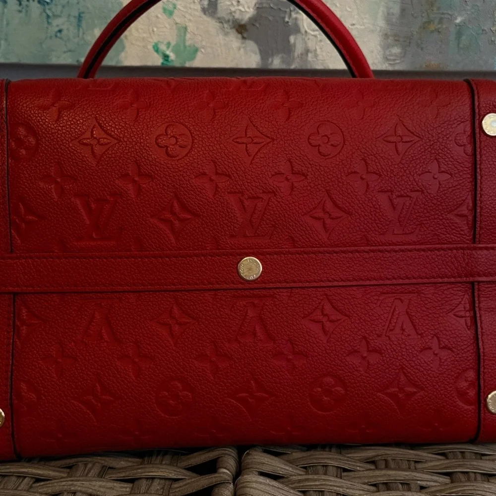 Louis Vuitton Marais MM Beautiful Cerise - Cherry Red Handbag - Picture 5 of 10
